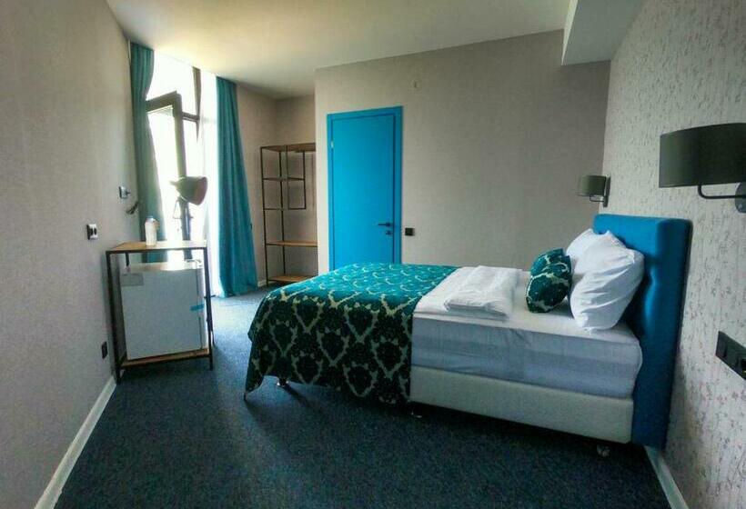 اتاق لوکس با چشم‌انداز دریا, Pano