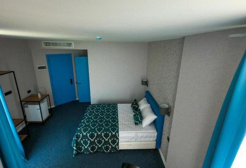 اتاق لوکس با چشم‌انداز دریا, Pano