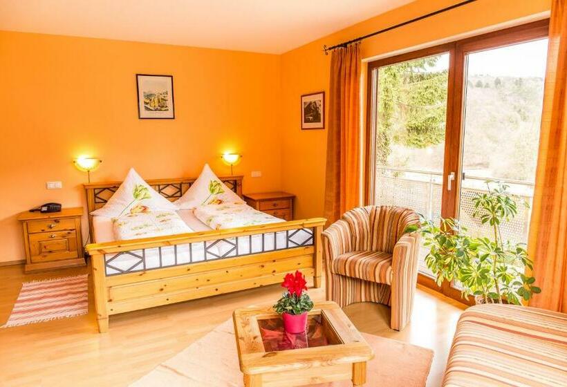 デラックスジュニアスイート, Wald