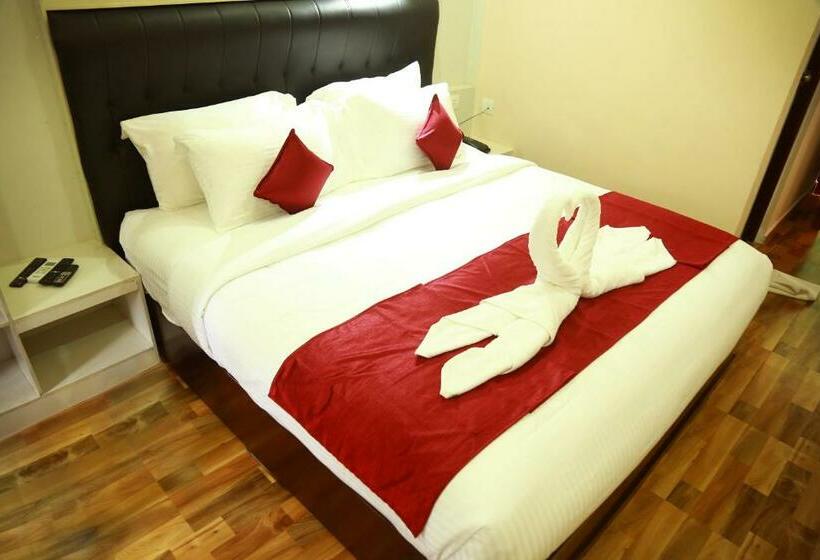 Standardrum, Wayanad Square