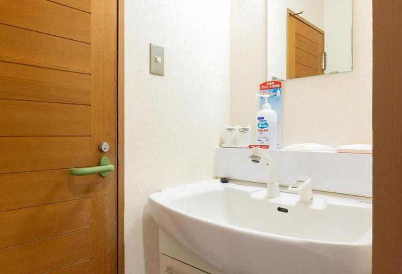 غرفة قياسية رباعية, Greenpia Yame