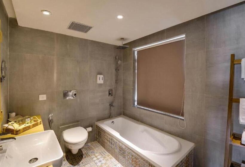 Номер Superior Кровать Кинг, Swosti Chilika Resort