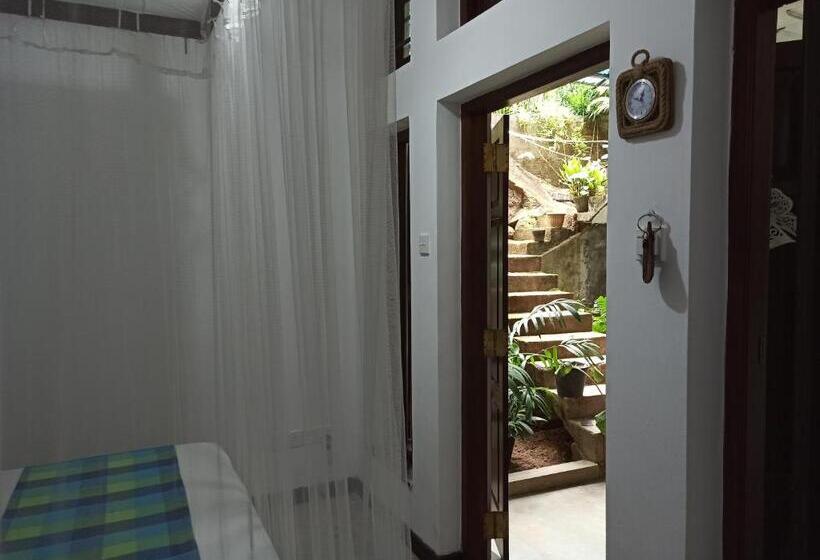 חדר דלוקס, Butterfly Jewel