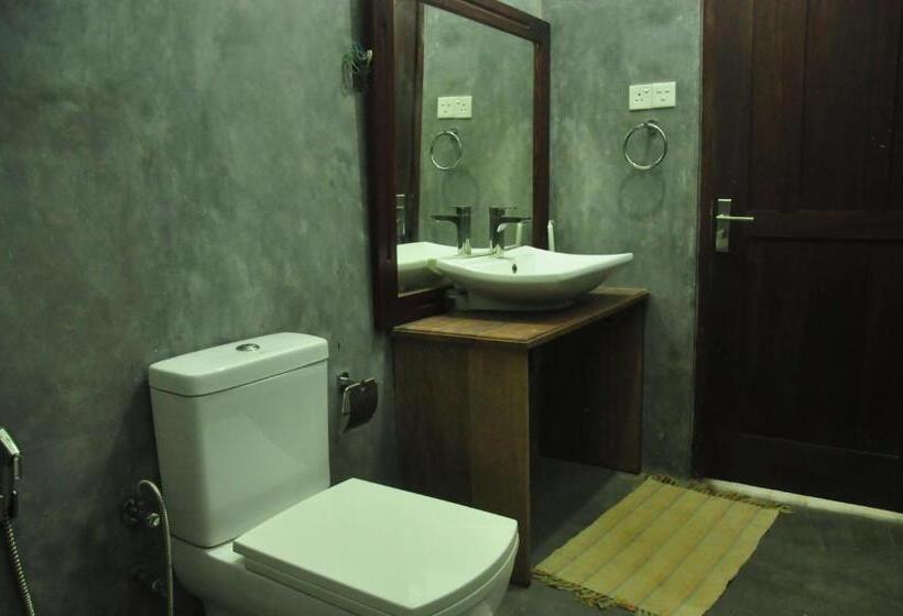 חדר דלוקס לשלושה, Butterfly Jewel