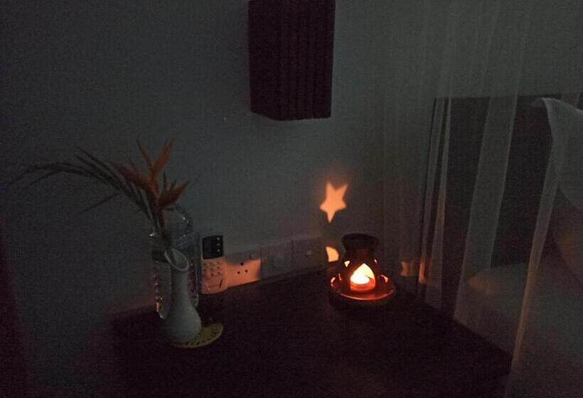 חדר דלוקס, Butterfly Jewel