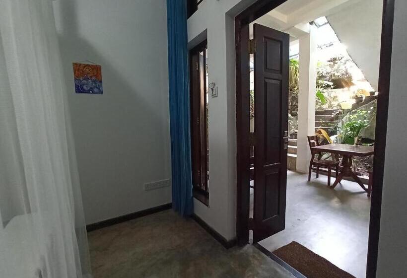 חדר דלוקס, Butterfly Jewel