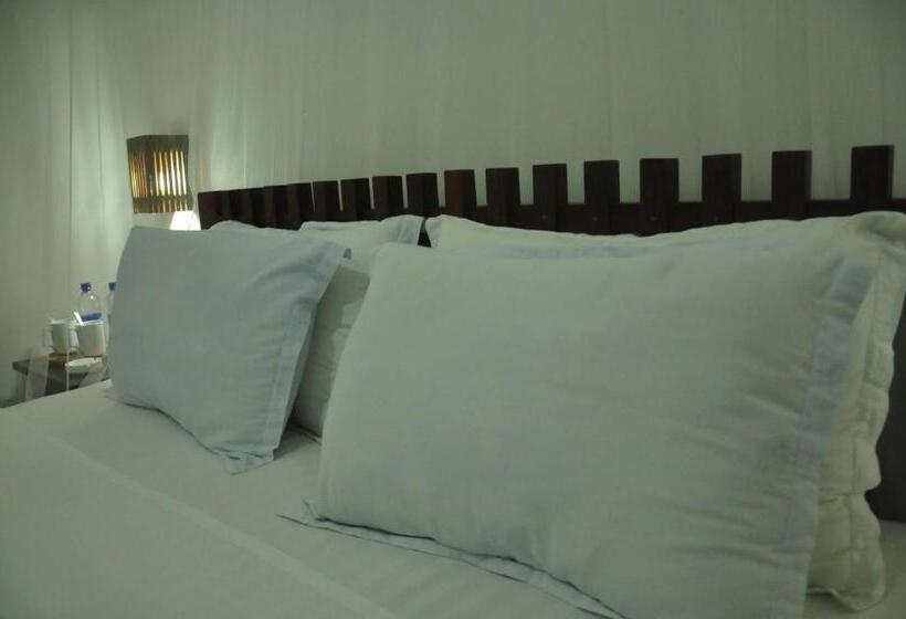 חדר דלוקס, Butterfly Jewel