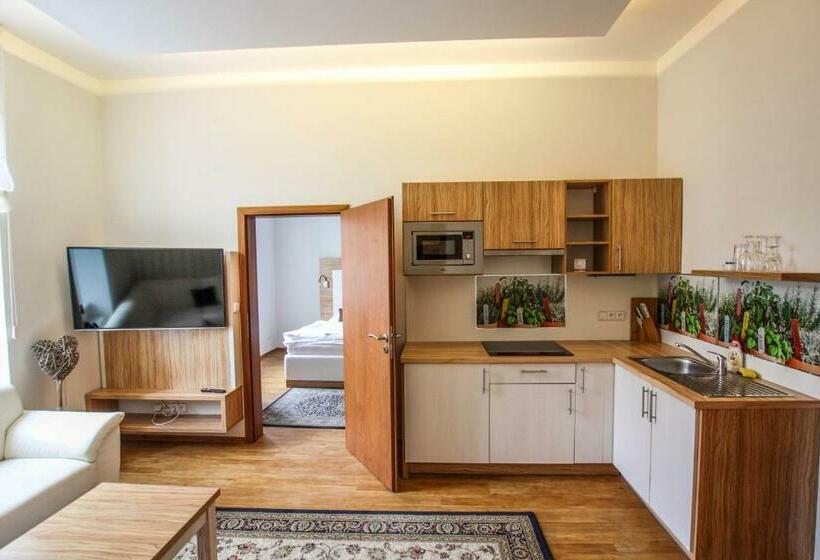 סוויטה, Mariel Znojmo