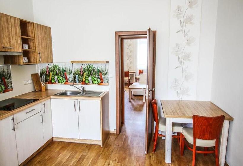 סוויטה, Mariel Znojmo