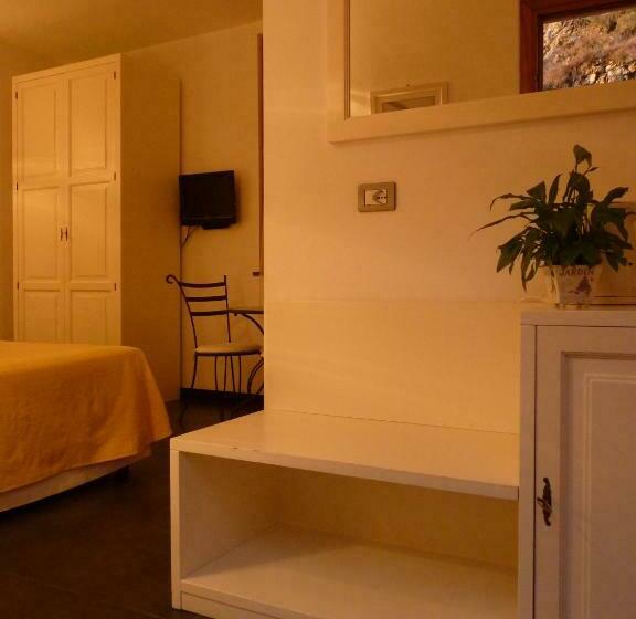 غرفة قياسية, La Gerbera