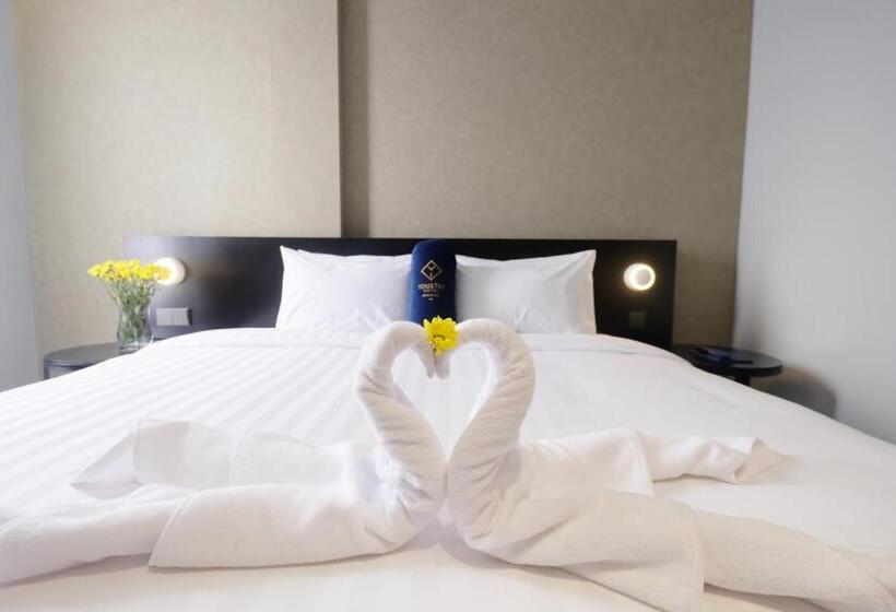 חדר סופריור, Youstay Semarang By Sinergi