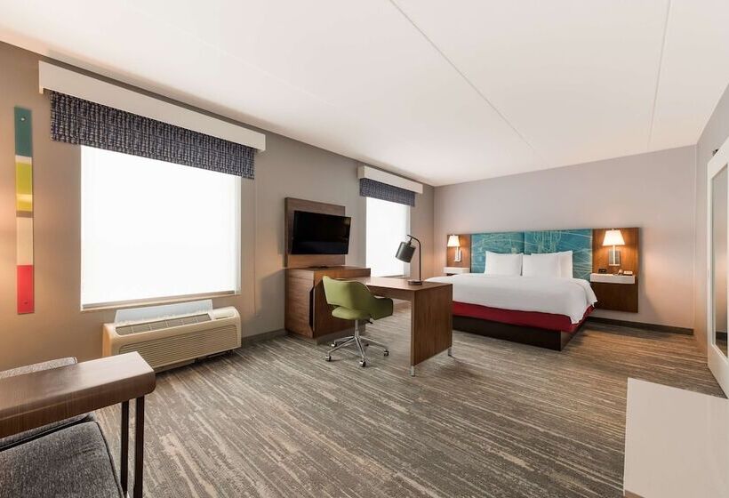 Номер Стандарт, Hampton Inn & Suites Charlotteairport