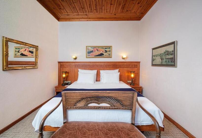 سوئیت با بالکن, Bosnali