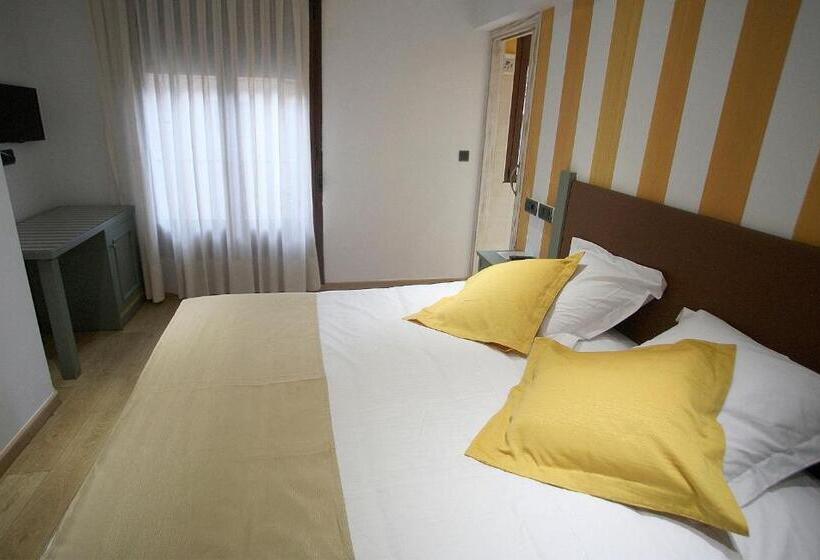 חדר סטנדרט עם מרפסת, Boutique Hotel Castilla