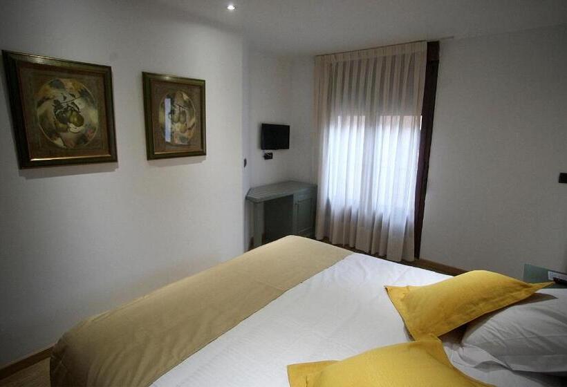 חדר סטנדרט עם מרפסת, Boutique Hotel Castilla