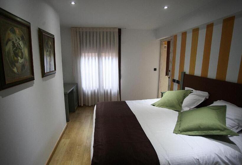 חדר סטנדרט עם מרפסת, Boutique Hotel Castilla