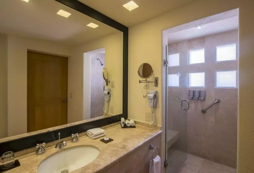 استودیوی استاندارد, Club Regina Los Cabos
