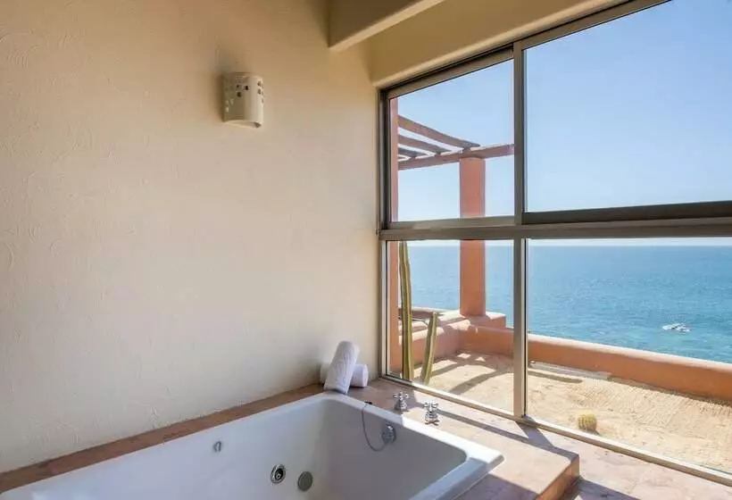 استودیوی استاندارد, Club Regina Los Cabos