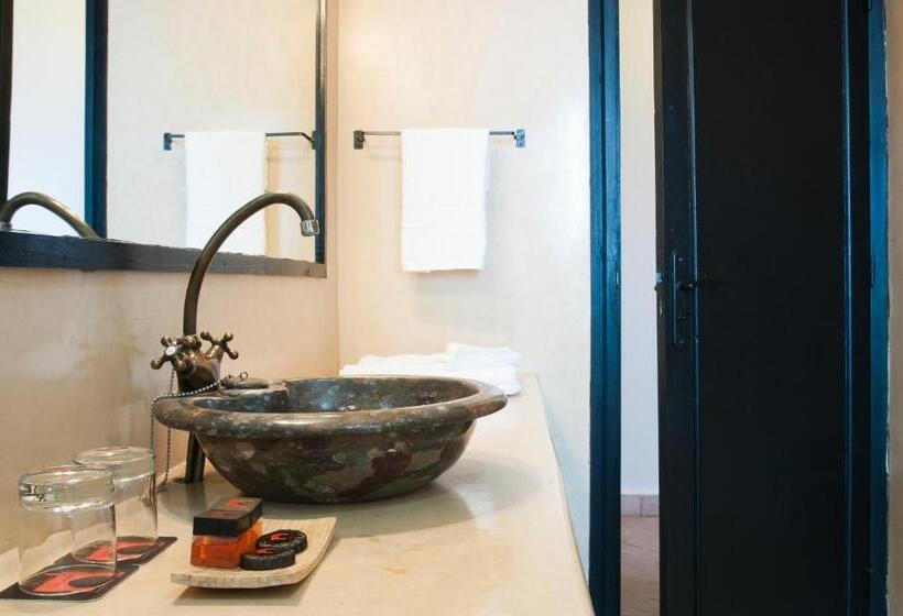 اتاق سوپریور سه تخته, Dar Chamaa