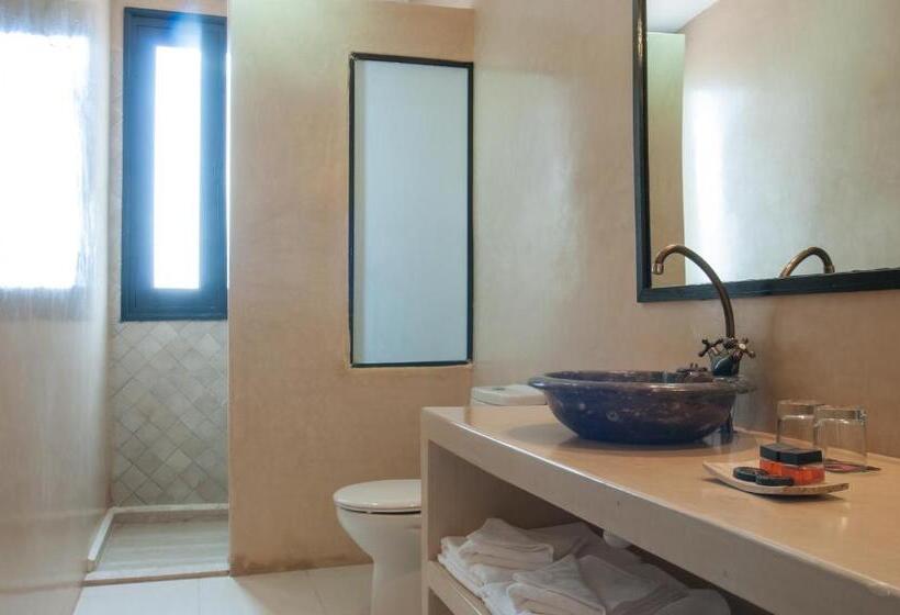 اتاق سوپریور سه تخته, Dar Chamaa