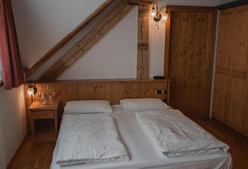 이코노미 룸, Dolomiti Schloss