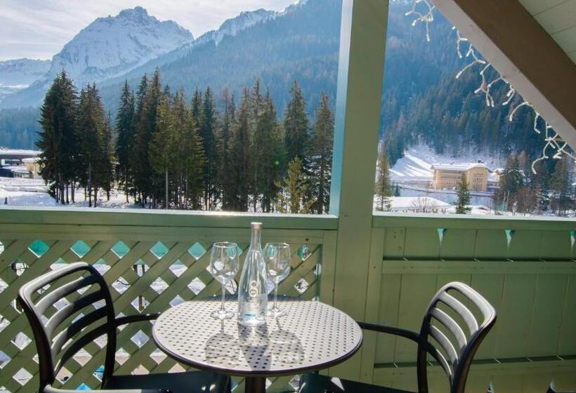 클래식 4인 룸, Dolomiti Schloss