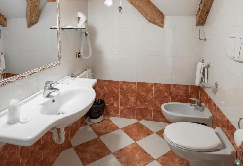 클래식 4인 룸, Dolomiti Schloss