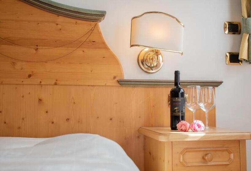 트리플 클래식 룸, Dolomiti Schloss