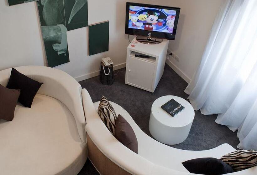 اتاق استاندارد سه نفره, Htl 9 De Julio Bsas