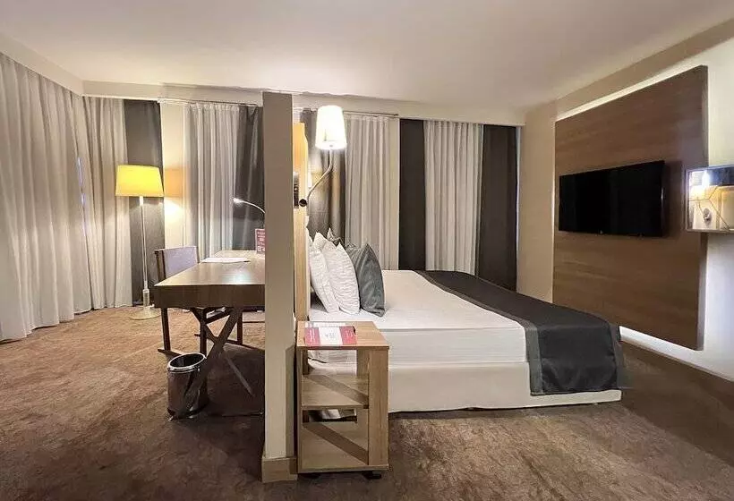Juniorsviitti, Kaya Izmir Thermal & Convention