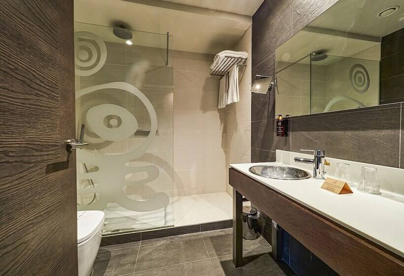 سرير فى غرفة مشتركه, La Piconera And Spa