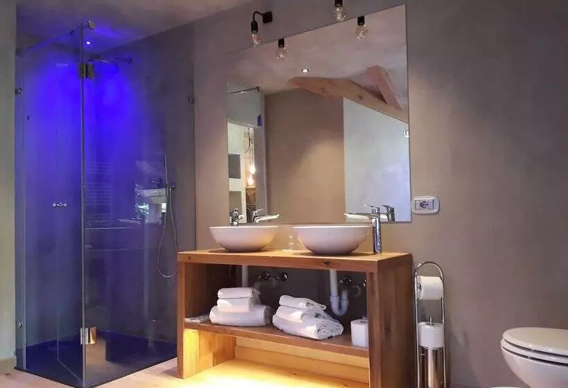 デラックスジュニアスイート, La Roccia Wellness