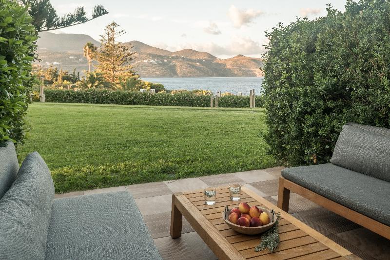 جناح جونيور مطلّ علي البحر, Minos Palace Resort   Adults Only