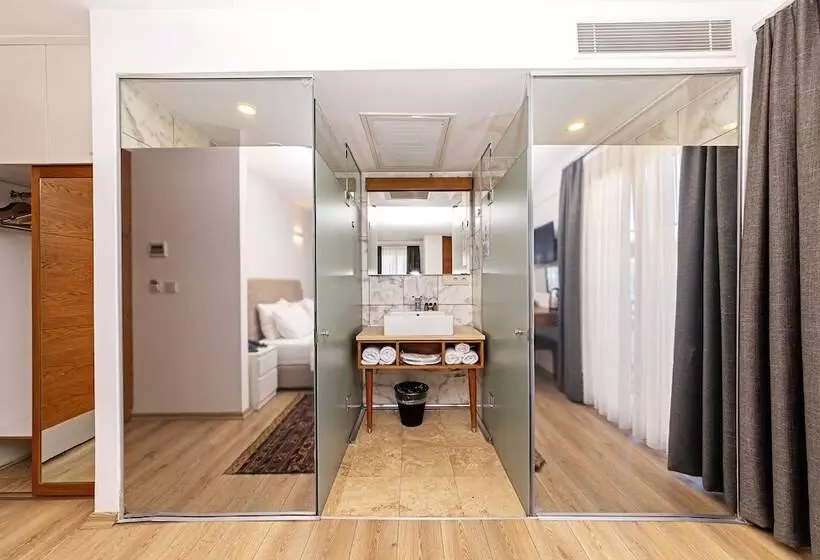 اتاق استاندارد سه نفره, Neda Hotel Istanbul