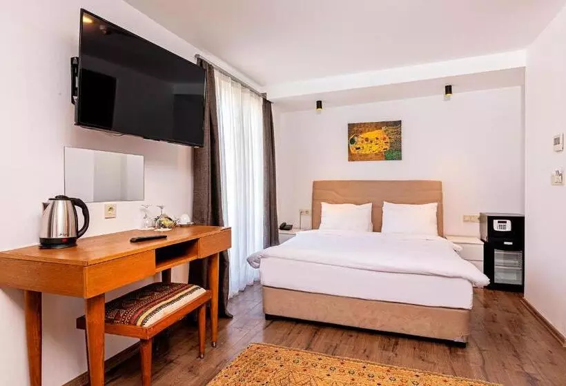 سوییت با چشمانداز دریا, Neda Hotel Istanbul