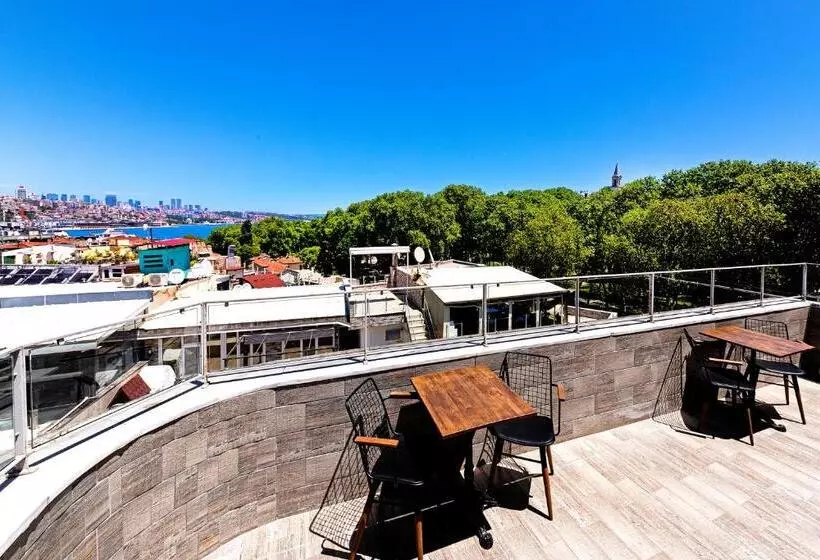 سوییت با چشمانداز دریا, Neda Hotel Istanbul