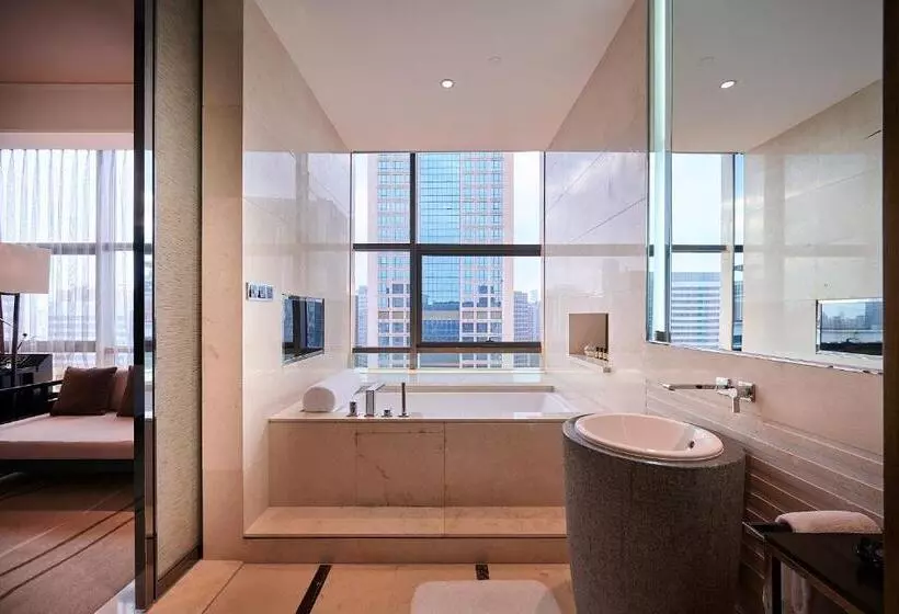 سوئیت اجرایی با تخت کینگ, Pullman Shanghai Jing An