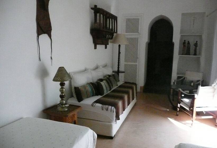 اتاق استاندارد سه نفره, Dar Nabila