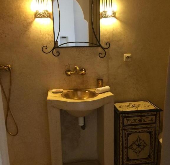 غرفة قياسية, Dar Nabila