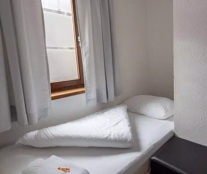 اتاق پریمیوم سه تخته, B&b Hotel Heimgartl