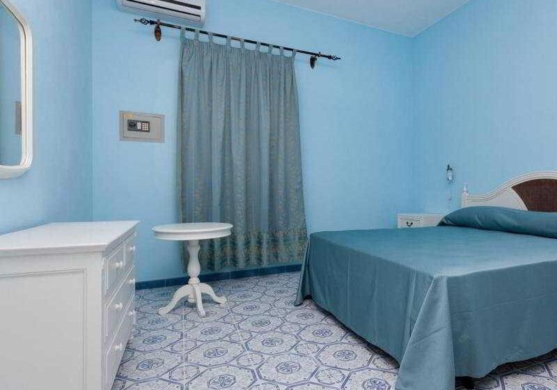 غرفة قياسية مطلّة علي البحر, Cala Dell'arena