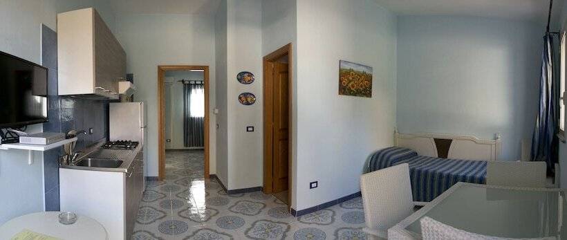 شقة غرفتين, Cala Dell'arena