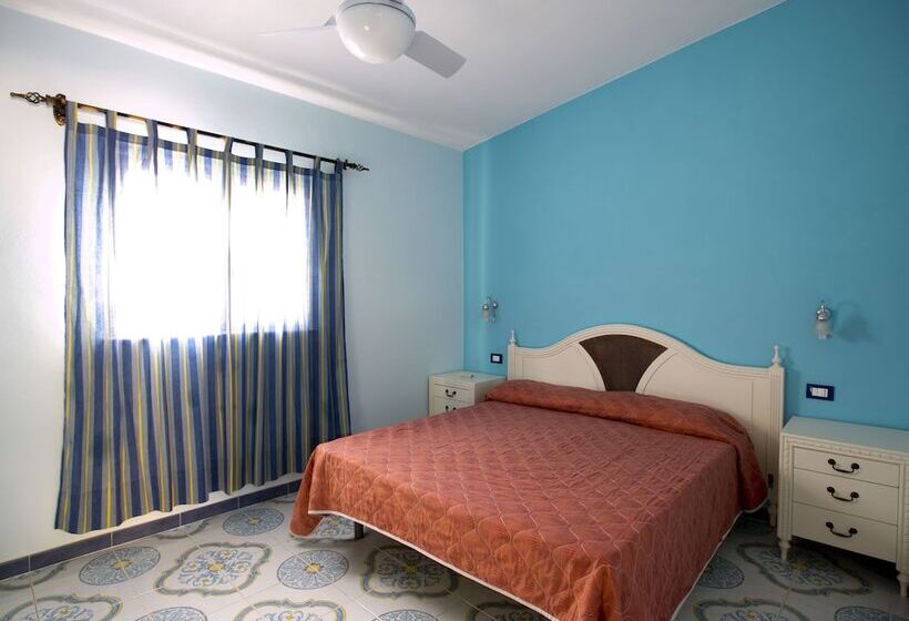 غرفة قياسية مطلّة علي الحديقة, Cala Dell'arena