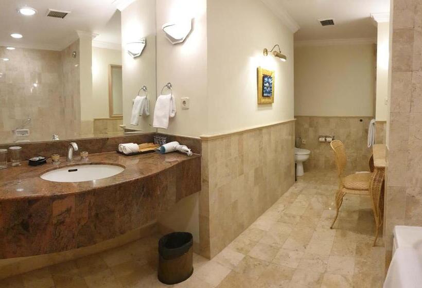 Президентский Люкс, Aryaduta Lippo Village