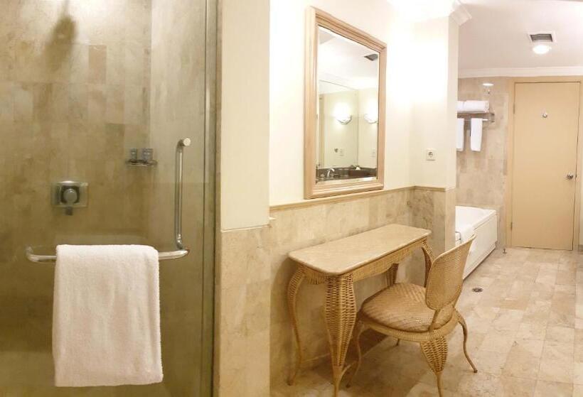 סוויטה אקזקיוטיב, Aryaduta Lippo Village