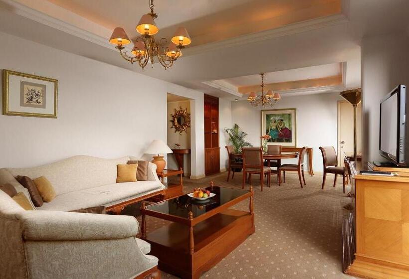 סוויטה אקזקיוטיב, Aryaduta Lippo Village