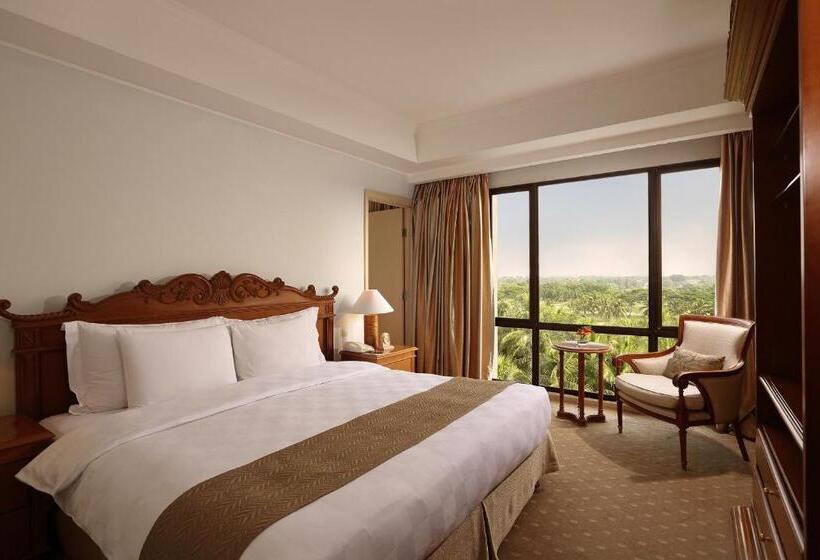 סוויטה אקזקיוטיב, Aryaduta Lippo Village