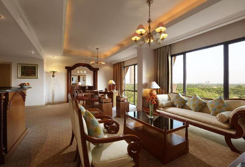 סוויטה נשיאותית, Aryaduta Lippo Village