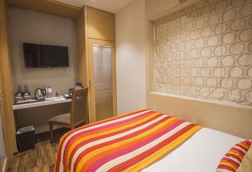 Pokój Ekonomiczny Jednoosobowy, Bawa Continental