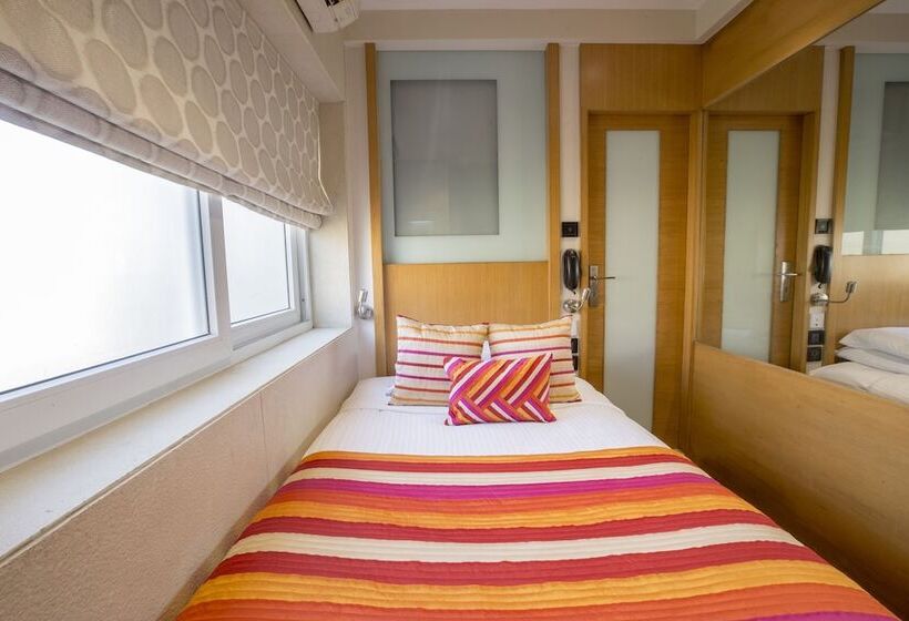 Pokój Ekonomiczny Jednoosobowy, Bawa Continental